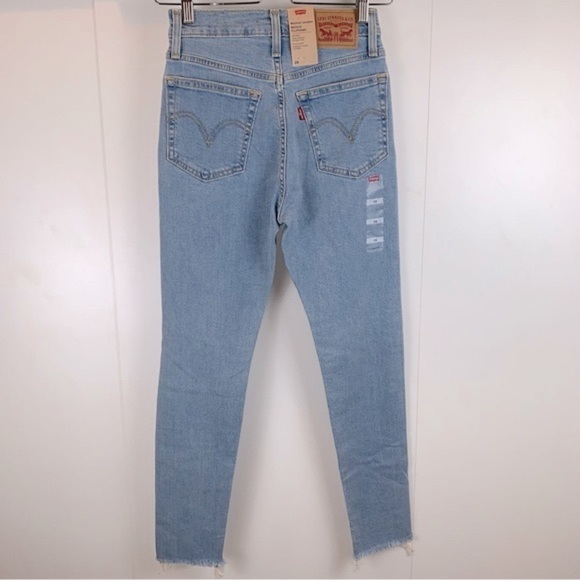 Levi's NWT Wedgie Skinny High Rise Distressed Light Wash Jeans Women's 25 - Picture 7 of 8